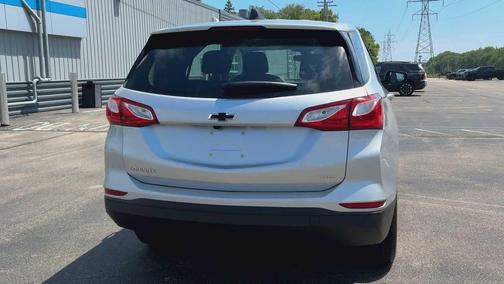 Silver Ice Metallic 2021 Chevrolet Equinox LS