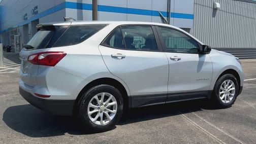 Silver Ice Metallic 2021 Chevrolet Equinox LS