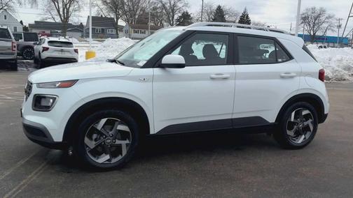 2022 Hyundai VENUE SEL