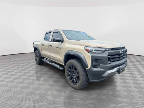 Sand Dune Metallic 2024 Chevrolet Colorado Trail Boss