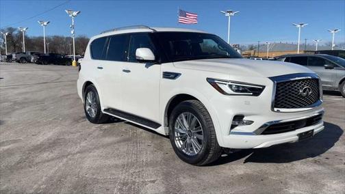 2023 INFINITI QX80 Luxe