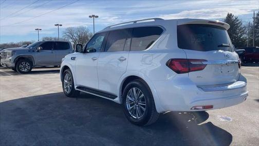 2023 INFINITI QX80 Luxe