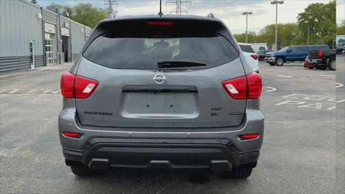 2018 Nissan Pathfinder SL