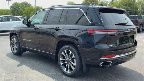 2022 Jeep Grand Cherokee 4xe Overland