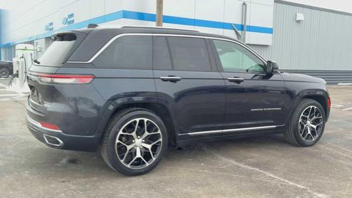 2023 Jeep Grand Cherokee Summit