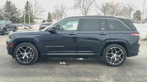 2023 Jeep Grand Cherokee Summit