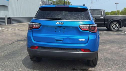 Laser Blue Pearlcoat 2022 Jeep Compass Latitude
