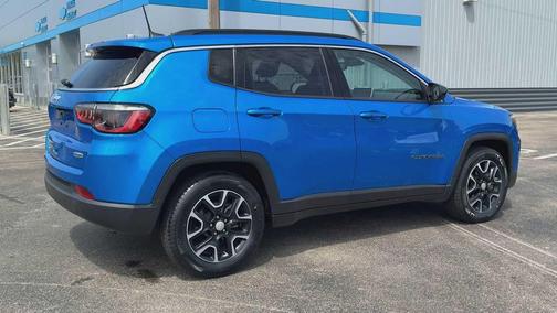 Laser Blue Pearlcoat 2022 Jeep Compass Latitude
