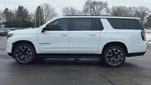 2023 Chevrolet Suburban RST