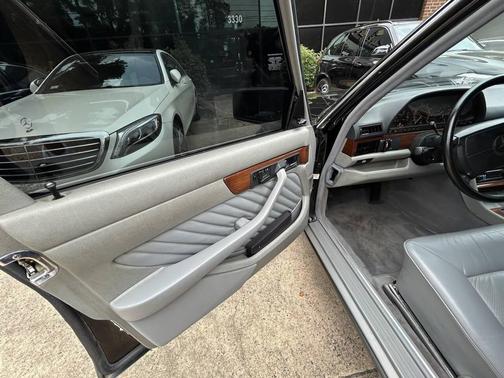 1991 Mercedes-Benz S-Class 420 SEL 4dr Sedan