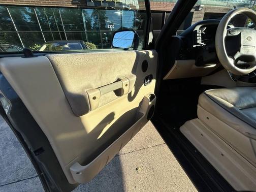 2004 Land Rover Discovery SE 4WD 4dr SUV