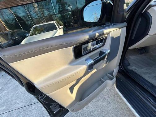 2016 Land Rover LR4 Base