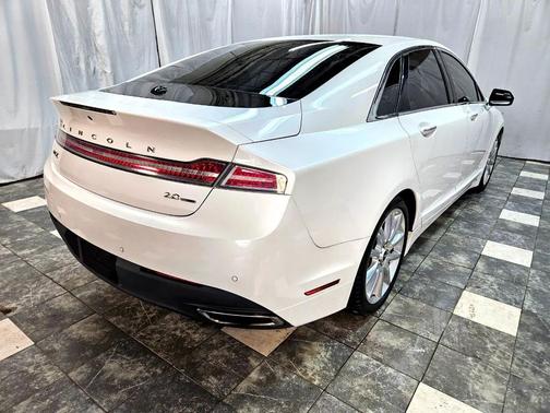 2016 Lincoln MKZ Base
