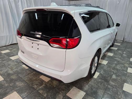2018 Chrysler Pacifica Touring-L Plus