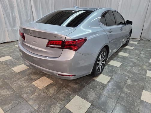 2017 Acura TLX w/Technology Package