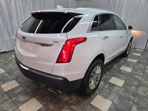 Pearl White 2018 Cadillac XT5 Luxury
