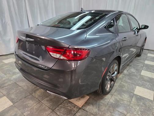 2016 Chrysler 200 S