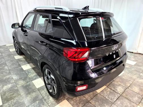 2022 Hyundai VENUE SEL