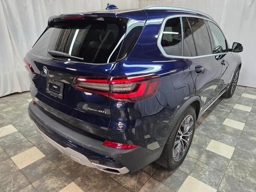 Blue 2020 BMW X5 xDrive40i