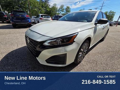 Pearl White 2024 Nissan Altima 2.5 SV