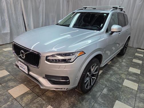 2018 Volvo XC90 T6 Momentum