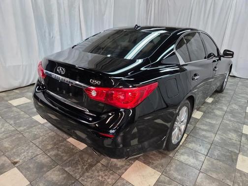 Black 2015 INFINITI Q50 Premium
