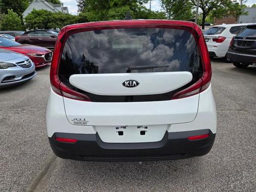 Snow White Pearl 2021 Kia Soul LX
