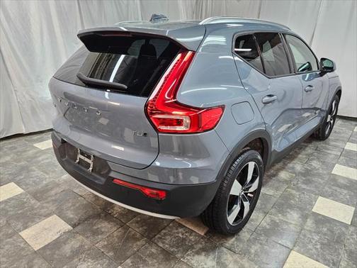 2020 Volvo XC40 T5 Momentum
