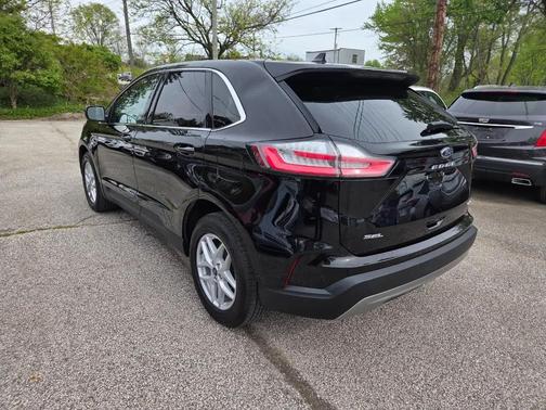 Agate Black Metallic 2022 Ford Edge SEL