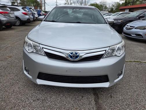 Classic Silver Metallic 2014 Toyota Camry Hybrid XLE