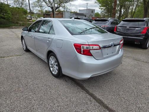 Classic Silver Metallic 2014 Toyota Camry Hybrid XLE
