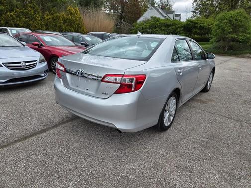 Classic Silver Metallic 2014 Toyota Camry Hybrid XLE