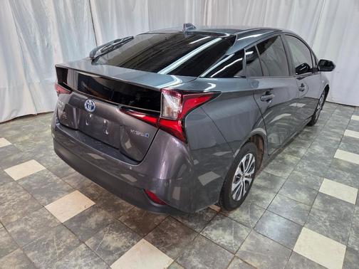 2021 Toyota Prius LE
