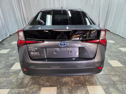 2021 Toyota Prius LE