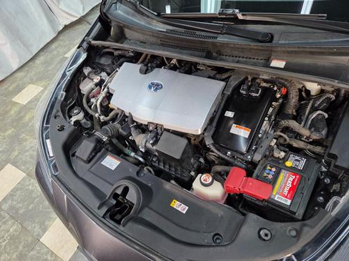 2021 Toyota Prius LE