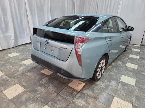 2016 Toyota Prius Five