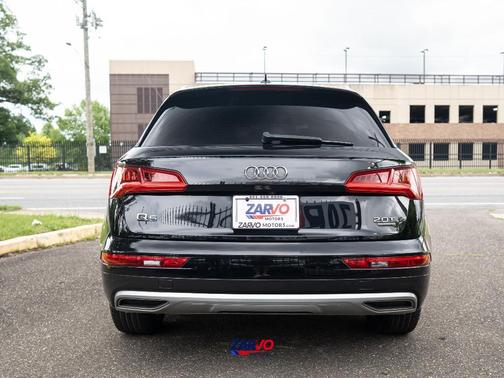 Brilliant Black 2018 Audi Q5 2.0T Tech Premium