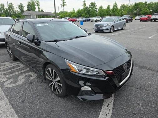 Black 2020 Nissan Altima 2.5 SR