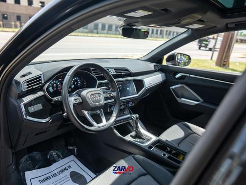 Mythos Black Metallic 2021 Audi Q3 45 S line Premium