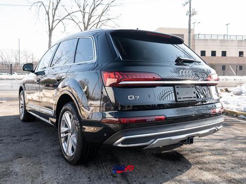 2023 Audi Q7 55 Premium