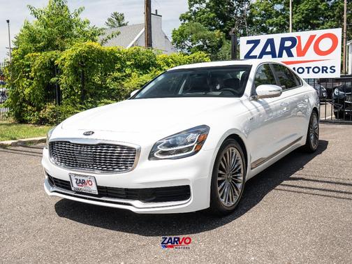 White 2019 Kia K900 Luxury