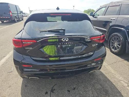 Black 2018 INFINITI QX30