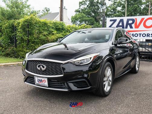 Black 2018 INFINITI QX30