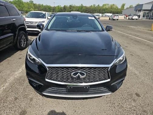 Black 2018 INFINITI QX30