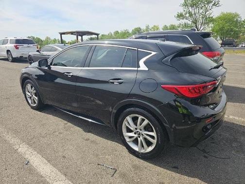 Black 2018 INFINITI QX30