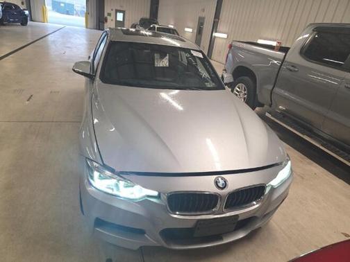 2018 BMW 330 i xDrive