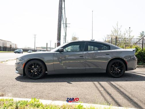Gray 2017 Dodge Charger SE