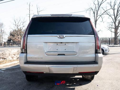 2016 Cadillac Escalade ESV Luxury