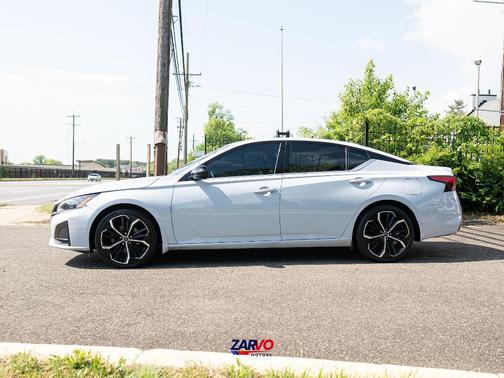 Gray Sky Pearl 2023 Nissan Altima 2.5 SR