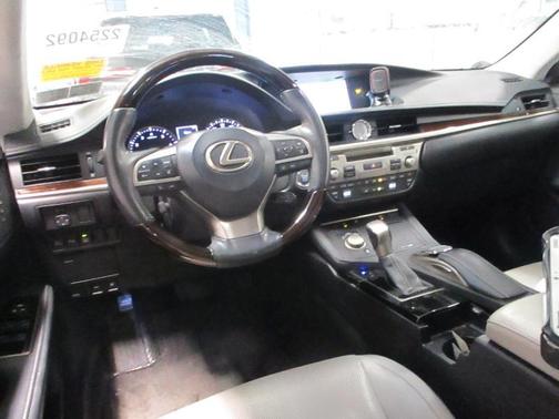 2017 Lexus ES 350 Base